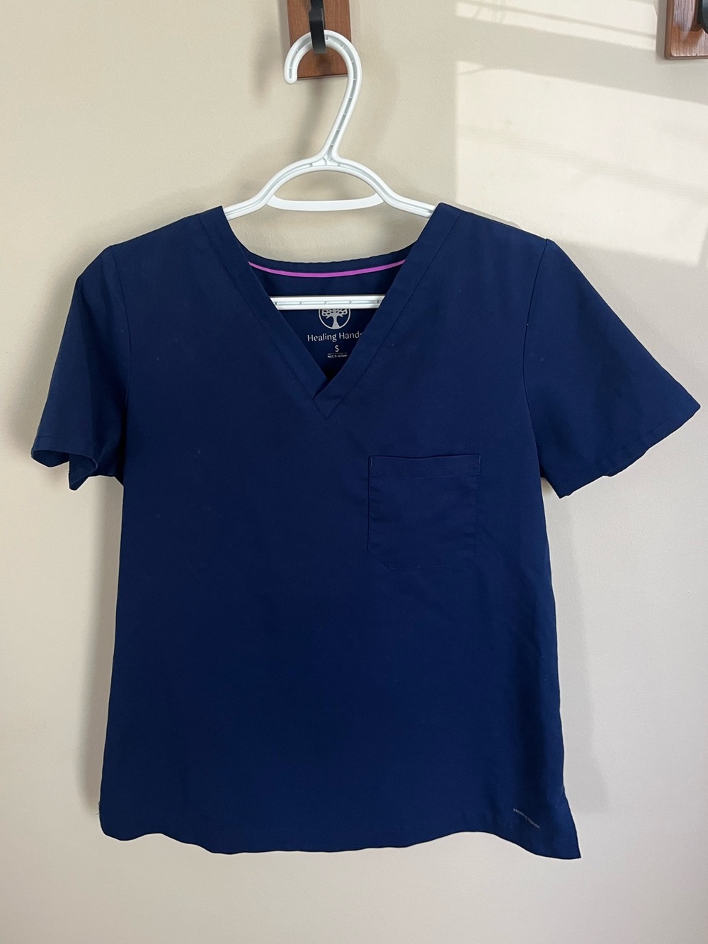 Healing Hands Scrub Top – Navy Blue – Women’s Small